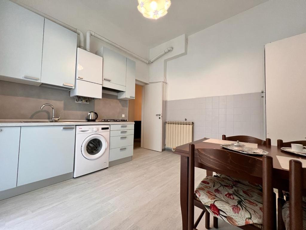 Savona Casa Vacanze Vicino Mare 3 Minuti Wifi Extérieur photo