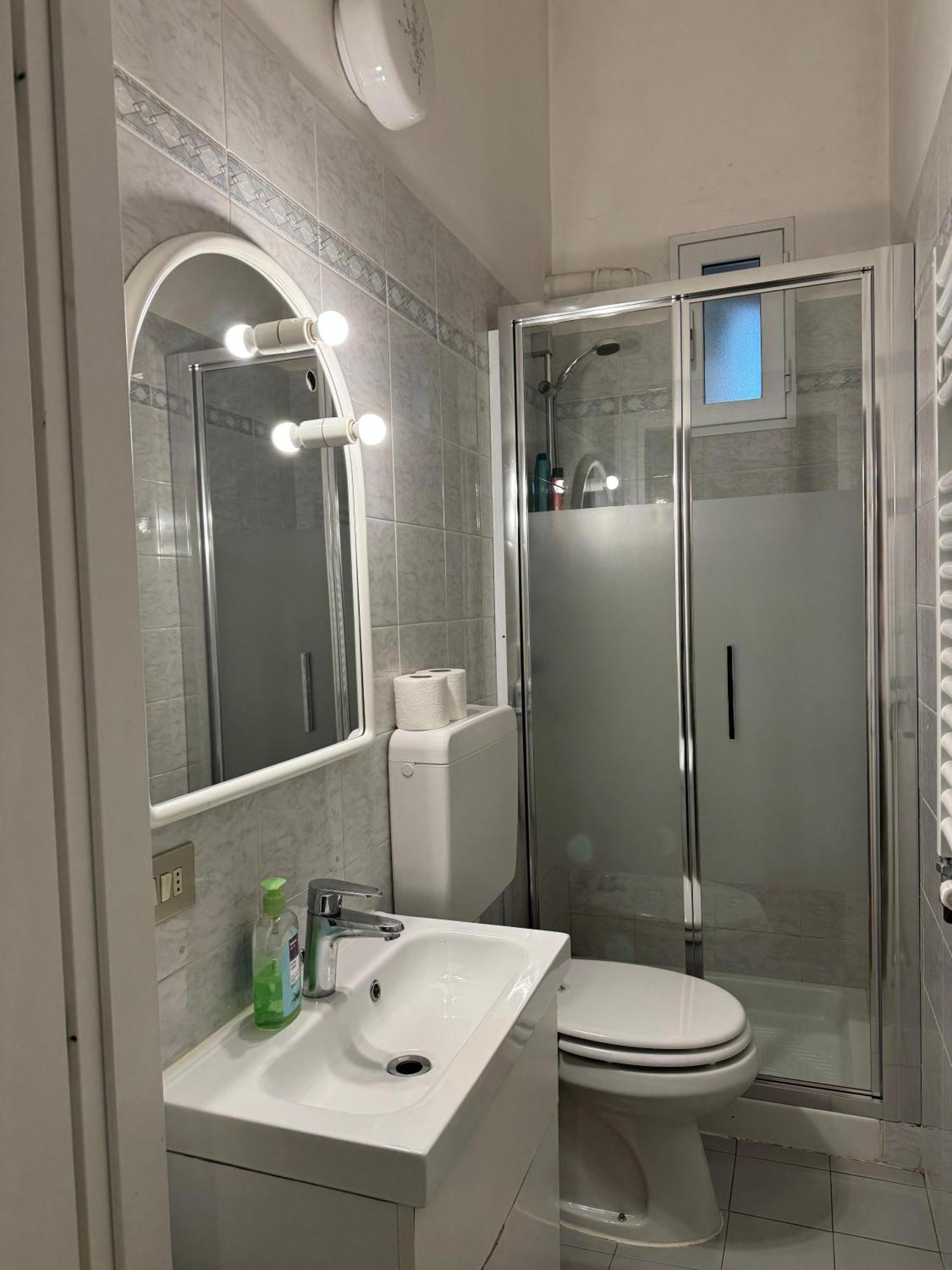 Savona Casa Vacanze Vicino Mare 3 Minuti Wifi Extérieur photo